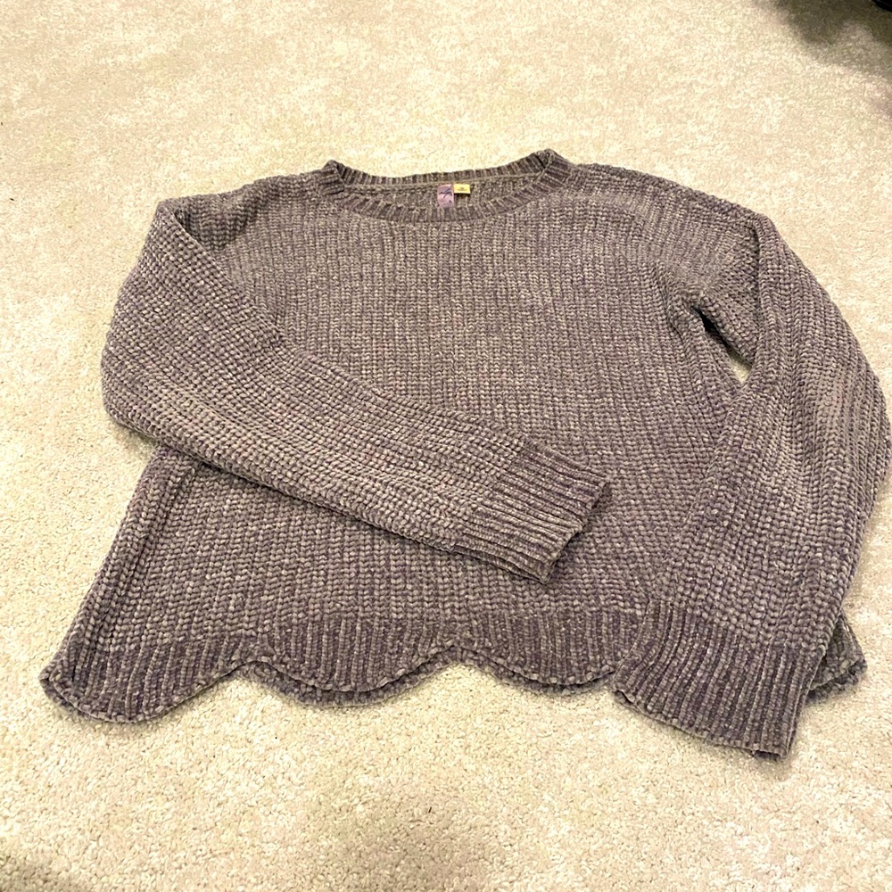 Alya scalloped hem sweater